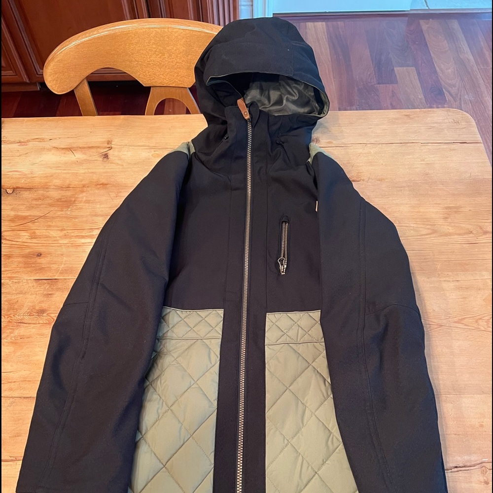 NEW Roxy Ski Jacket Small (wore 1x)